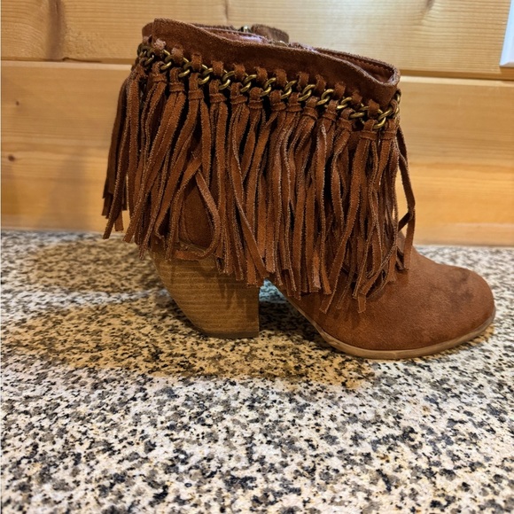 Not rated | Brown Fringe Ankle Boots | Size 9 - Picture 4 of 8